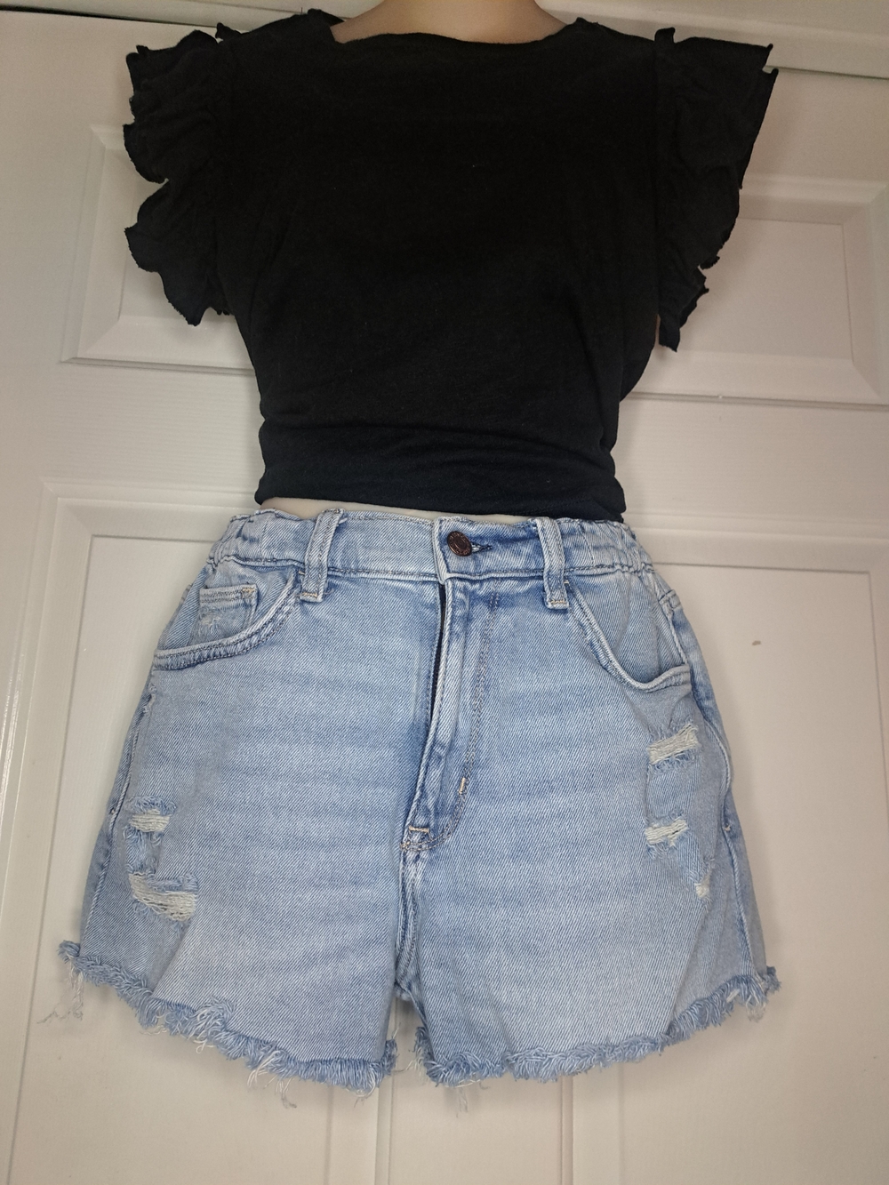 black ruffle top and denim shorts outfit size m 7